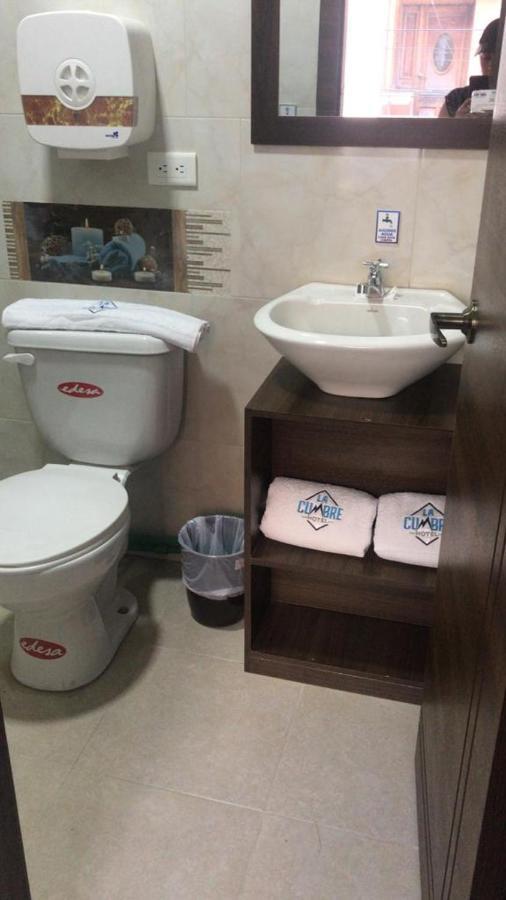 באניוס Hotel La Cumbre מראה חיצוני תמונה
